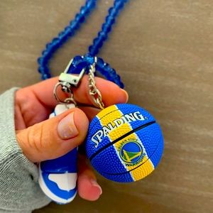 Custom made GOLDEN WARRIORS sneakers basketball chain. Amazing
